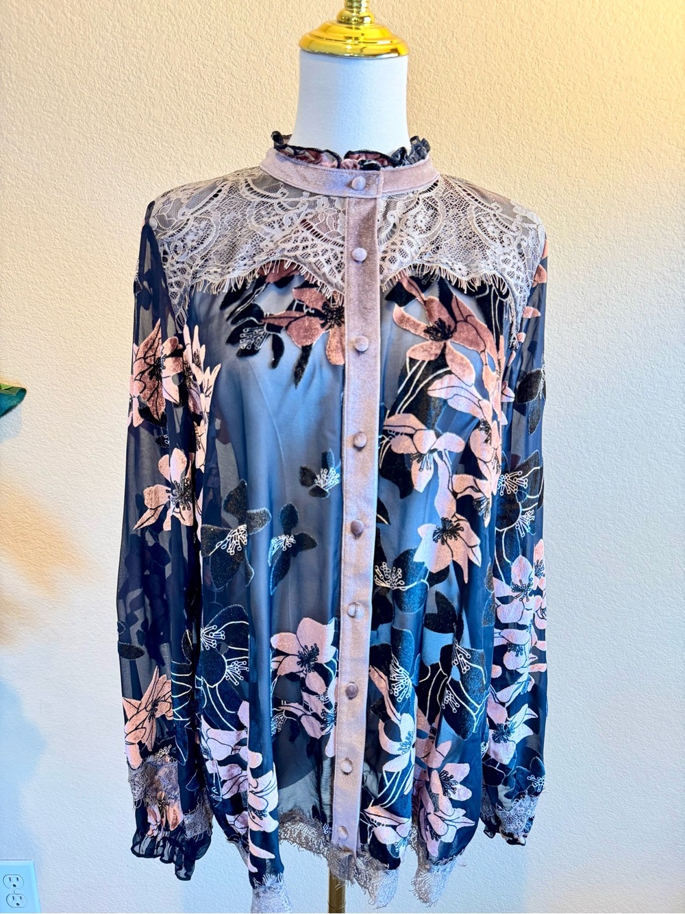 POL Sheer Floral Lace Blouse Women L – Black/Pink Embroidered Velvet Long Sleeve